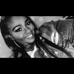 Meet your Posher, Rhay